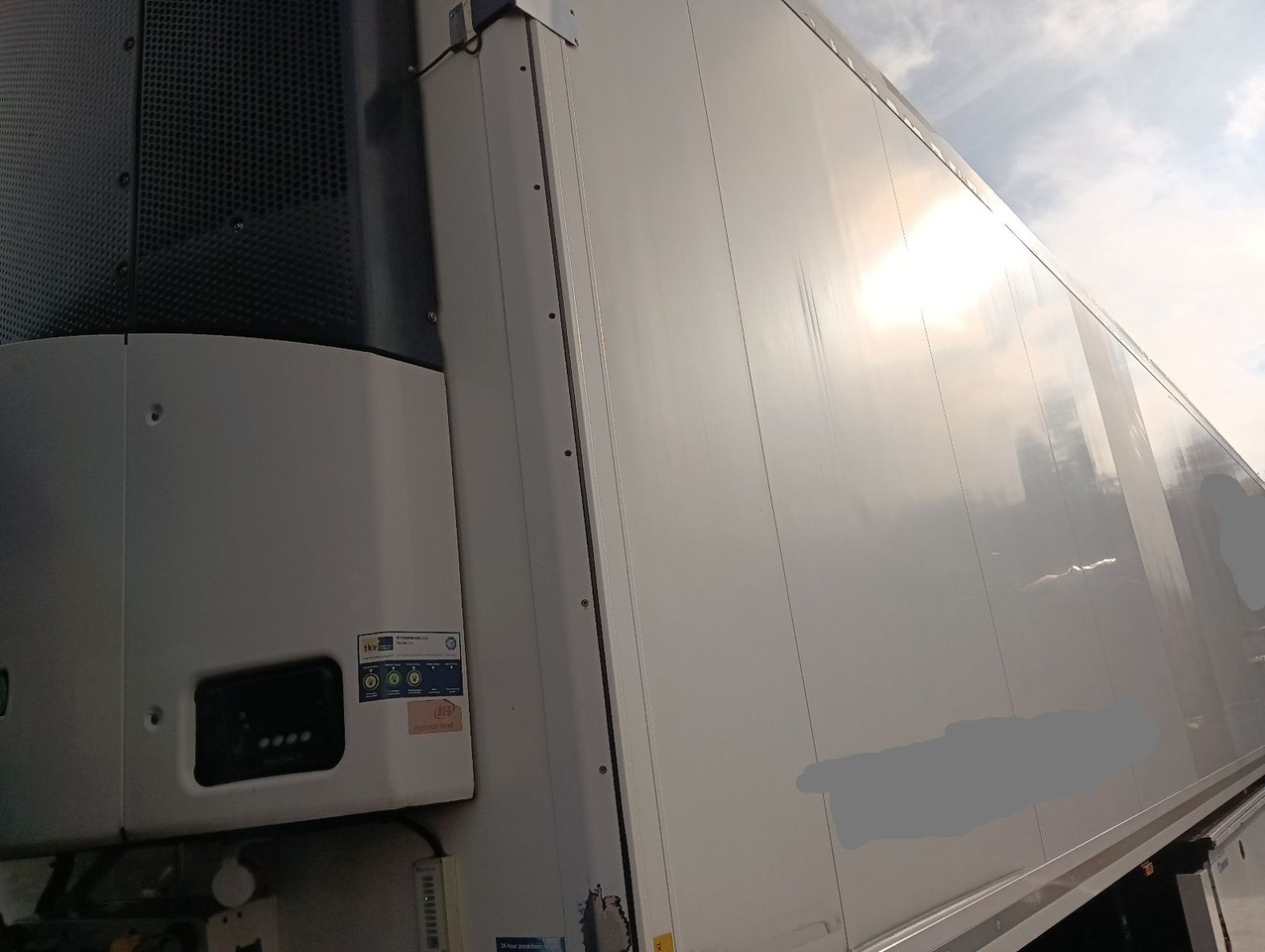 Krone SDR27eL4 ThermoKing SLX300 5777h Blumenbr Doppel - Полуприцеп-фургон: фото 2 Krone SDR27eL4 ThermoKing SLX300 5777h Blumenbr Doppel - Полуприцеп-фургон: фото 2