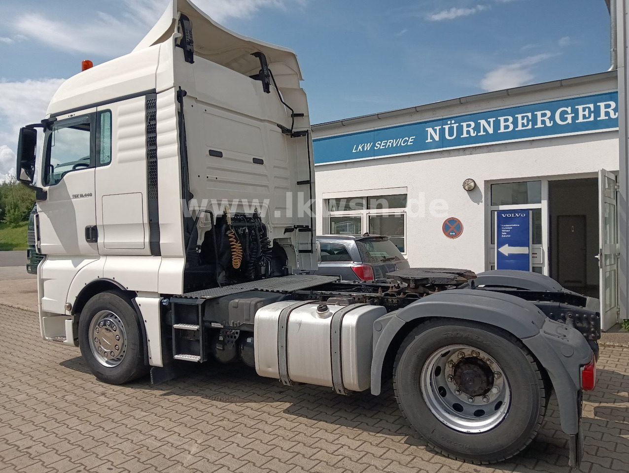 MAN TGX 18:440 FLT XLX 2xTank Klima Spoiler Kühlbox MAN TGX 18:440 FLT XLX 2xTank Klima Spoiler Kühlbox - Тягач: фото 5 MAN TGX 18:440 FLT XLX 2xTank Klima Spoiler Kühlbox MAN TGX 18:440 FLT XLX 2xTank Klima Spoiler Kühlbox - Тягач: фото 5