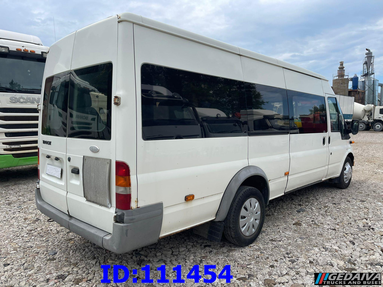 FORD Transit Manual 17-seater - Туристический автобус: фото 3 FORD Transit Manual 17-seater - Туристический автобус: фото 3