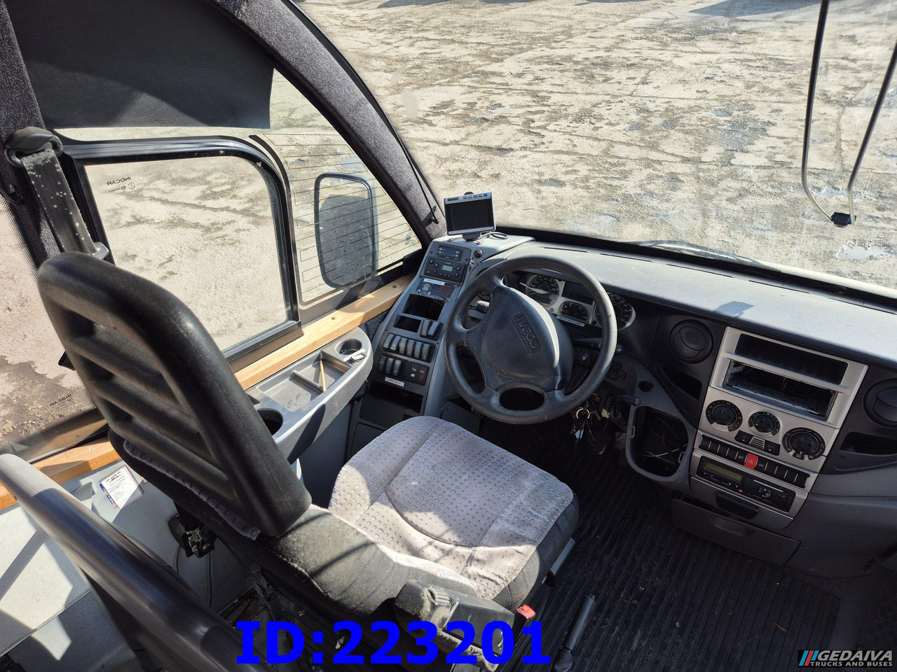 Туристический автобус IVECO Wing 25-seater (Engine problem): фото 9