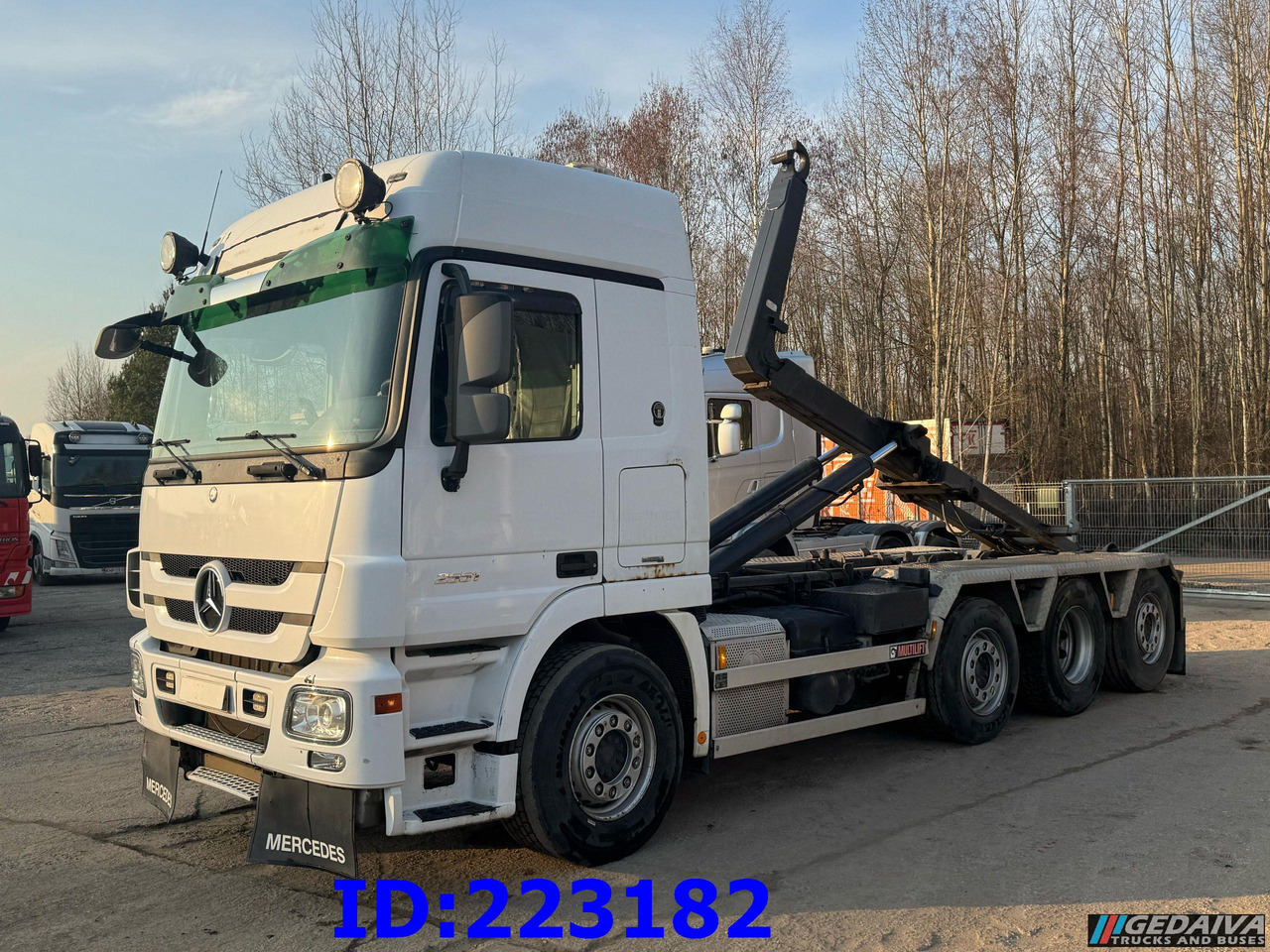 MERCEDES-BENZ Actros 2551 8x2 V8 Retarder - Крюковой мультилифт: фото 1 MERCEDES-BENZ Actros 2551 8x2 V8 Retarder - Крюковой мультилифт: фото 1