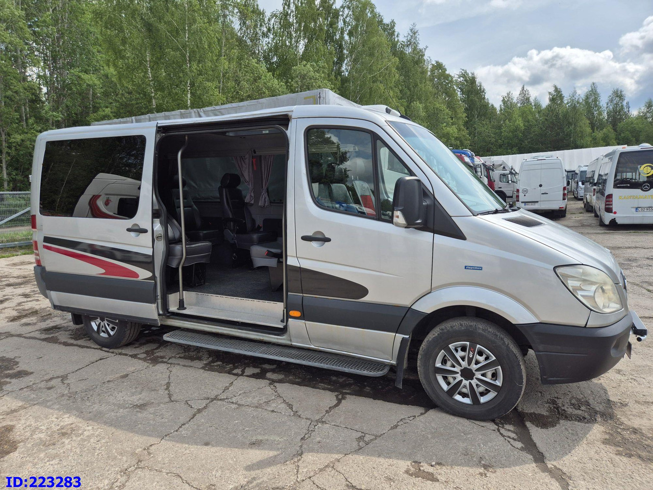 MERCEDES-BENZ Sprinter 313 - Kasten VIP -Euro5 - Туристический автобус: фото 4 MERCEDES-BENZ Sprinter 313 - Kasten VIP -Euro5 - Туристический автобус: фото 4