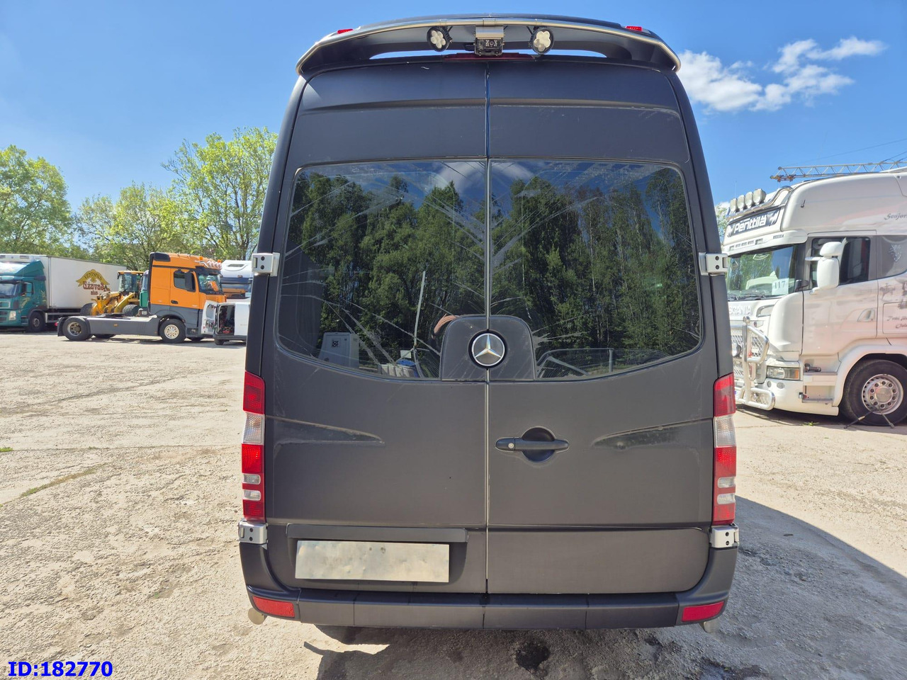 MERCEDES-BENZ Sprinter 319 VIP Euro5 - Туристический автобус: фото 5 MERCEDES-BENZ Sprinter 319 VIP Euro5 - Туристический автобус: фото 5