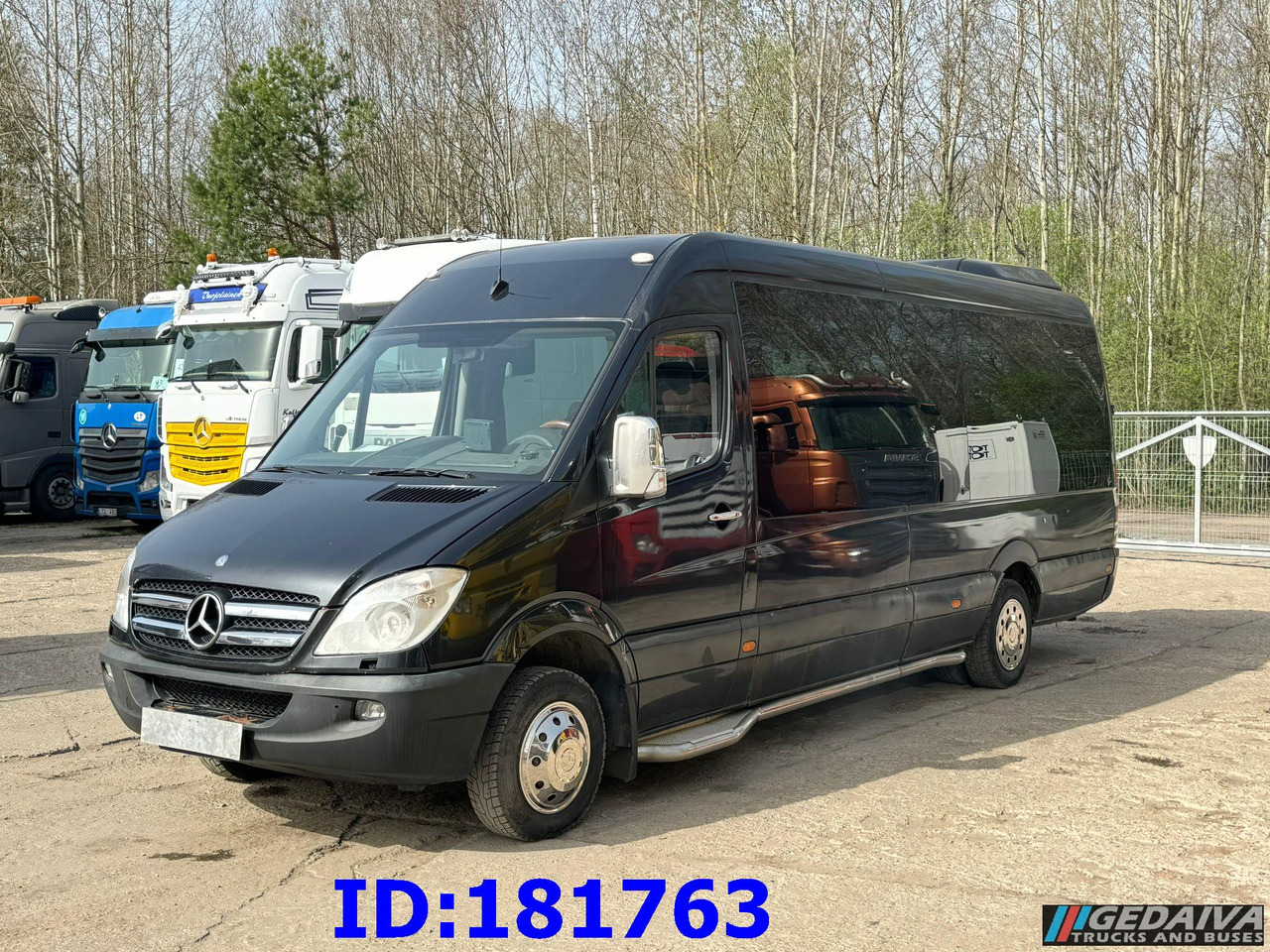 MERCEDES-BENZ Sprinter 518 - VIP - 17 Seater - Туристический автобус: фото 1 MERCEDES-BENZ Sprinter 518 - VIP - 17 Seater - Туристический автобус: фото 1