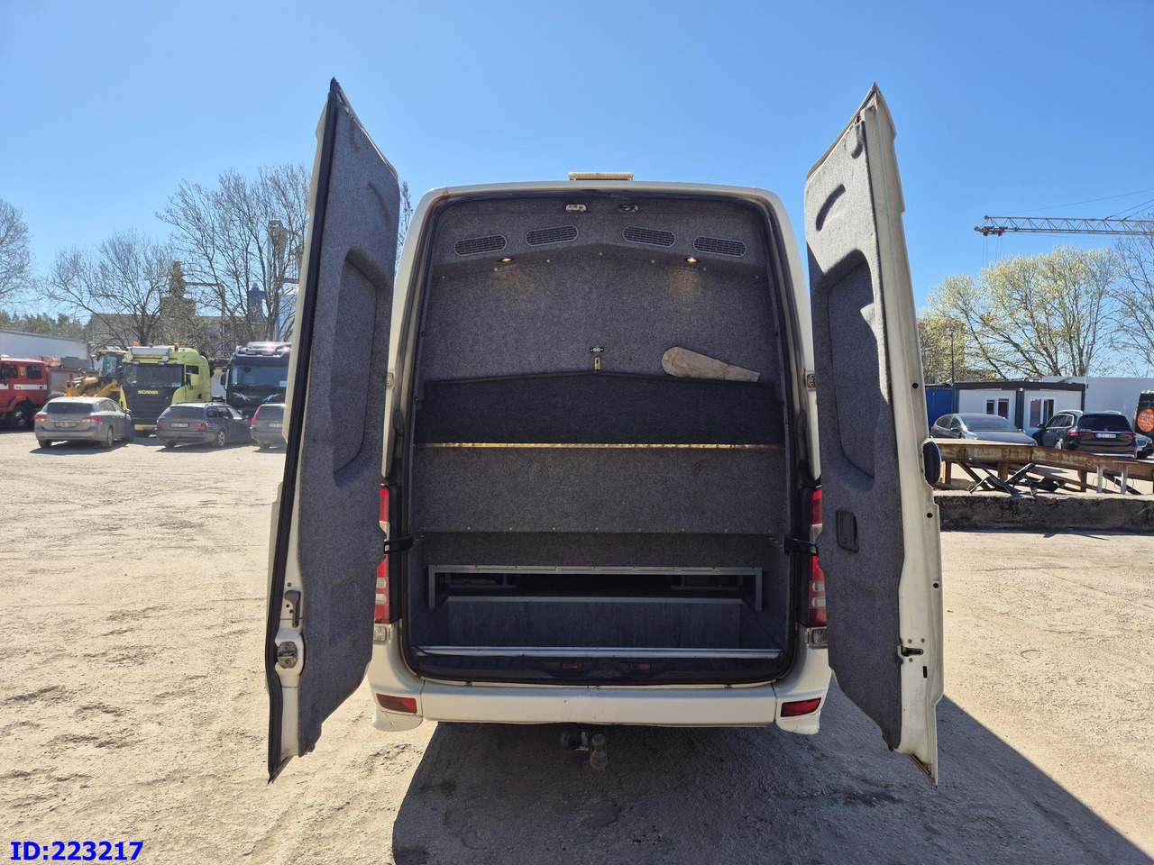 MERCEDES-BENZ Sprinter 518 VIP Prostyle 17-Place (Motor defekt) - Туристический автобус: фото 5 MERCEDES-BENZ Sprinter 518 VIP Prostyle 17-Place (Motor defekt) - Туристический автобус: фото 5