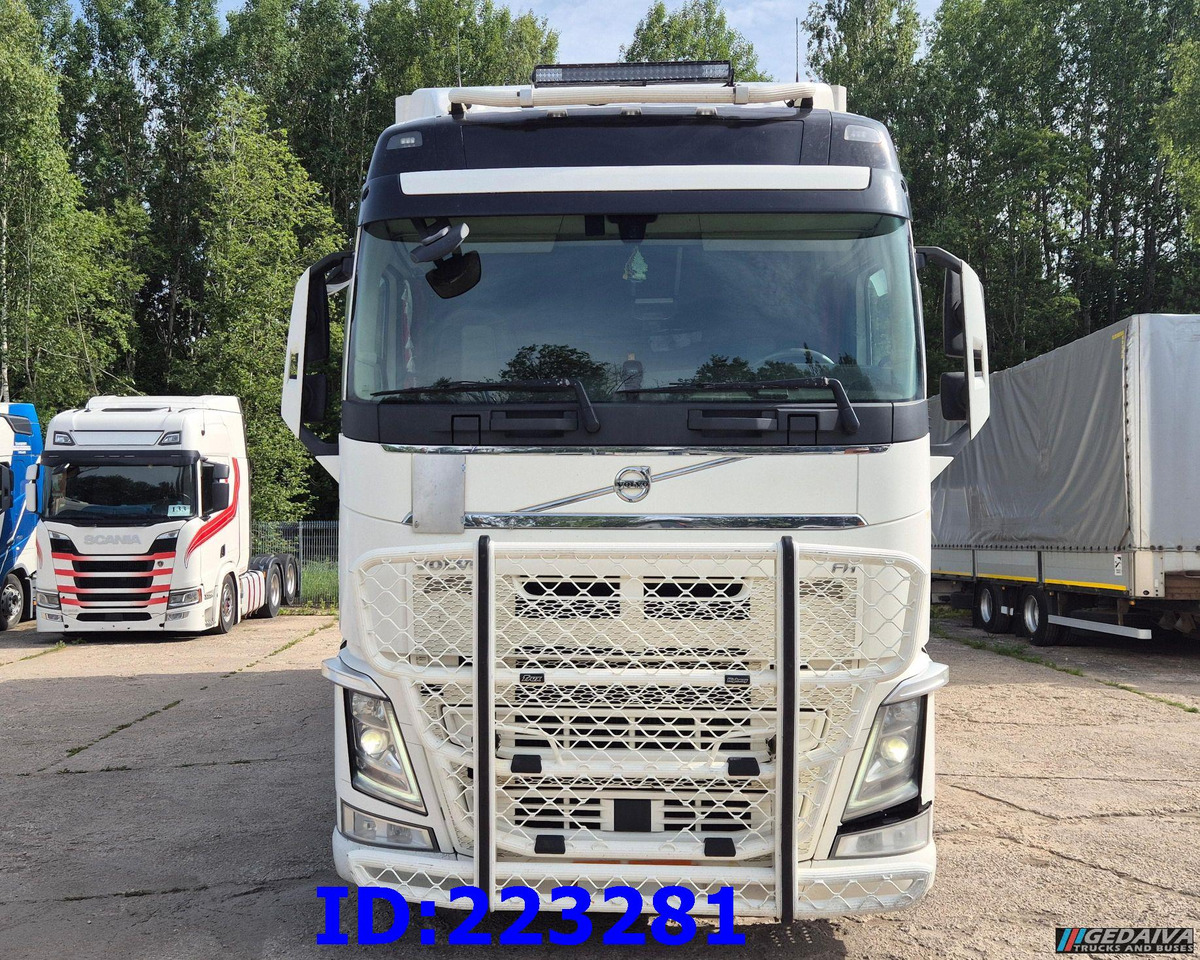 VOLVO FH13 540HP 6x2 (10 tyre) Euro6 - Изотермический грузовик: фото 2 VOLVO FH13 540HP 6x2 (10 tyre) Euro6 - Изотермический грузовик: фото 2