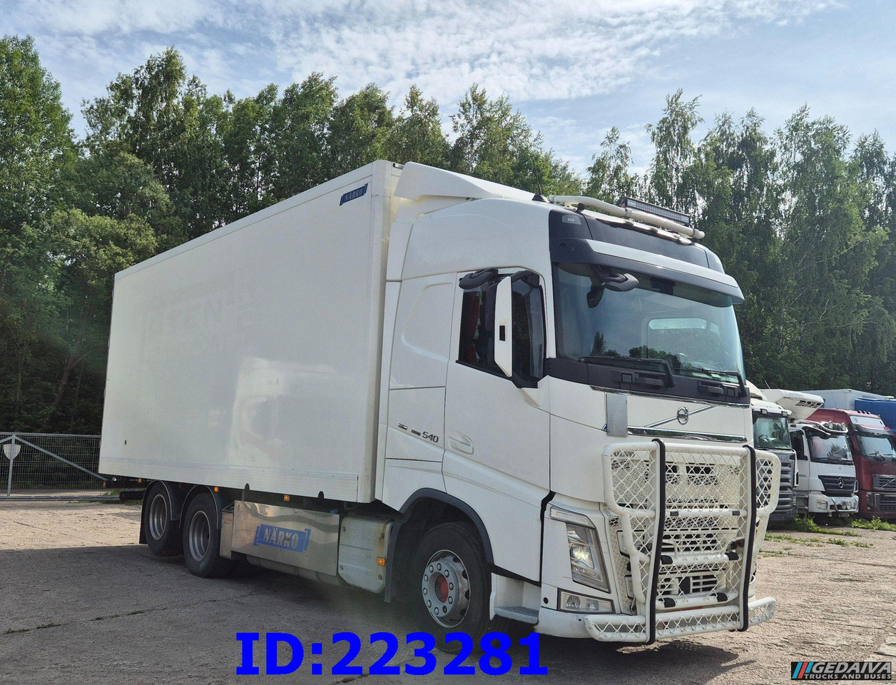 VOLVO FH13 540HP 6x2 (10 tyre) Euro6 - Изотермический грузовик: фото 4 VOLVO FH13 540HP 6x2 (10 tyre) Euro6 - Изотермический грузовик: фото 4