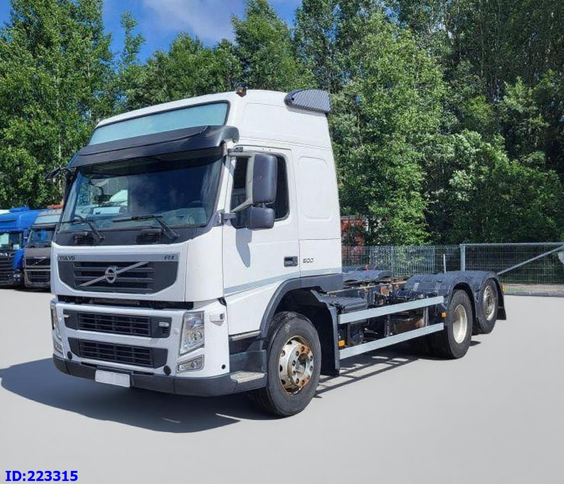 VOLVO FM 500HP 6x2 Euro5 - Грузовик-шасси: фото 1 VOLVO FM 500HP 6x2 Euro5 - Грузовик-шасси: фото 1