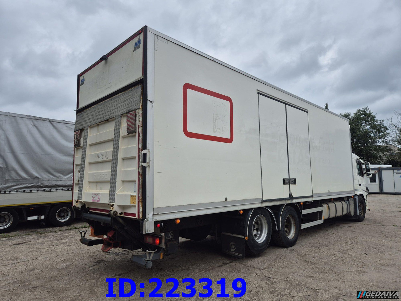 VOLVO FM13 380HP 6x2 Euro5 - Open side box - Рефрижератор: фото 4 VOLVO FM13 380HP 6x2 Euro5 - Open side box - Рефрижератор: фото 4