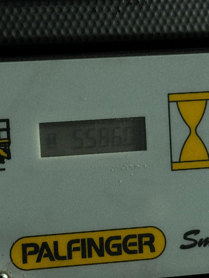 - Грузовик с подъемником: фото 5 - Грузовик с подъемником: фото 5