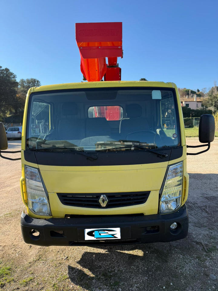 - Грузовик с подъемником: фото 2 - Грузовик с подъемником: фото 2