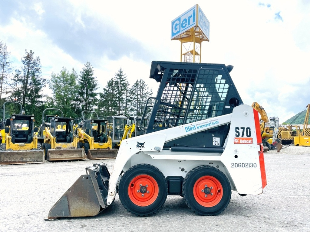 Bobcat S70 (4005) - Мини-погрузчик с бортовым поворотом: фото 1 Bobcat S70 (4005) - Мини-погрузчик с бортовым поворотом: фото 1