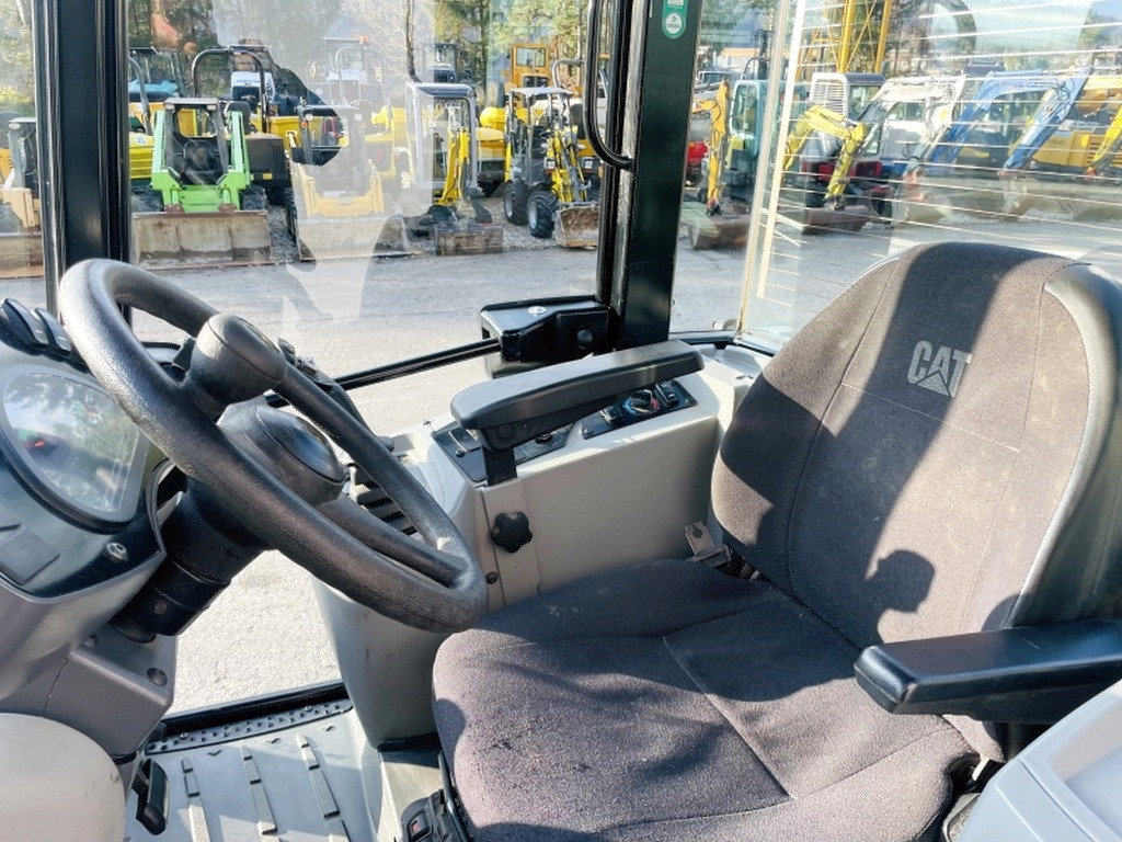 Caterpillar 908M (3893) - Колёсный погрузчик: фото 5 Caterpillar 908M (3893) - Колёсный погрузчик: фото 5