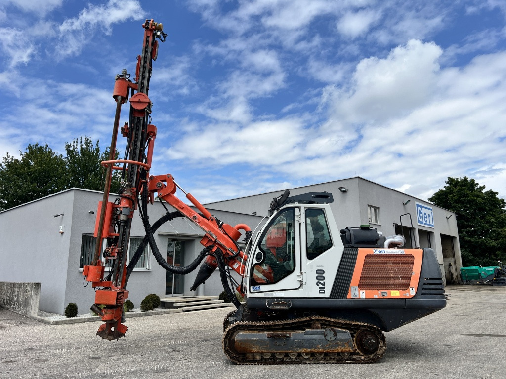 Sandvik DI 200 (111633) - Буровая машина: фото 1 Sandvik DI 200 (111633) - Буровая машина: фото 1