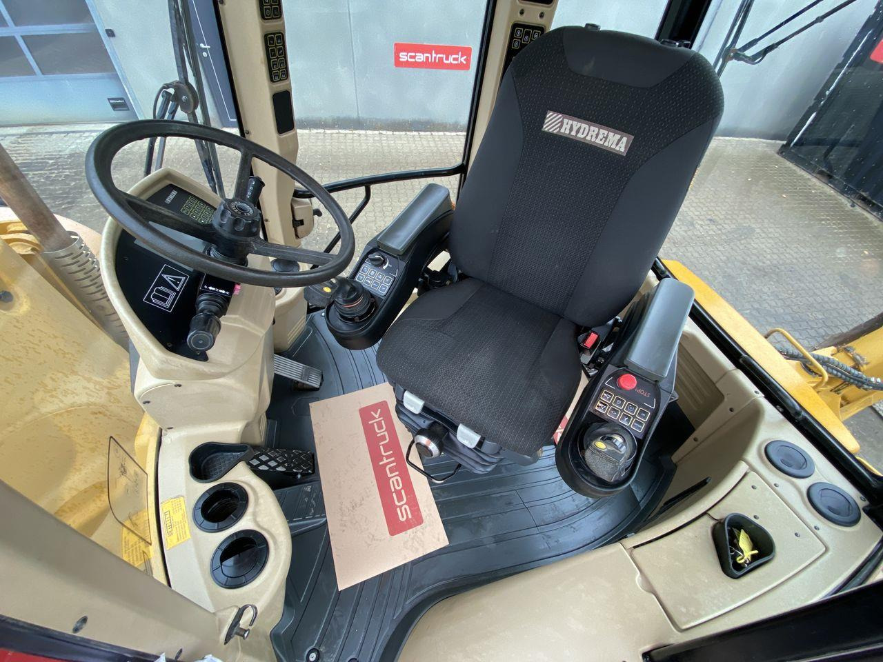 Hydrema 906E - Экскаватор-погрузчик: фото 3 Hydrema 906E - Экскаватор-погрузчик: фото 3