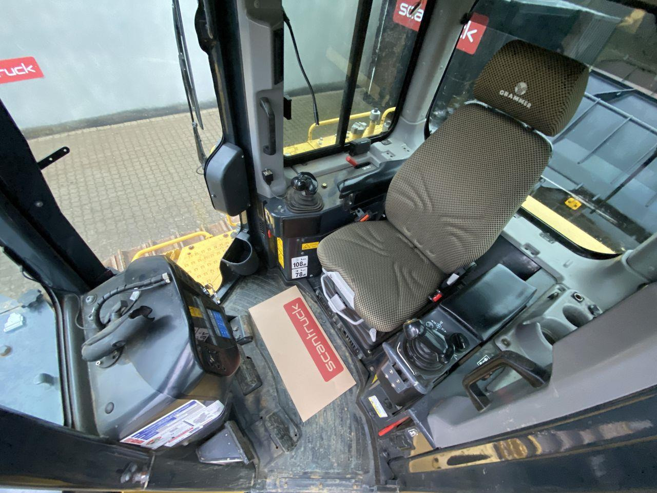 Komatsu D65PX-18 - Бульдозер: фото 3 Komatsu D65PX-18 - Бульдозер: фото 3