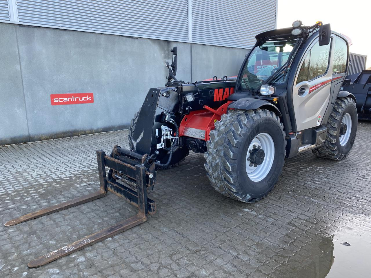 Manitou MLT841-145PS+ ELITE ST5 - Телескопический погрузчик: фото 1 Manitou MLT841-145PS+ ELITE ST5 - Телескопический погрузчик: фото 1