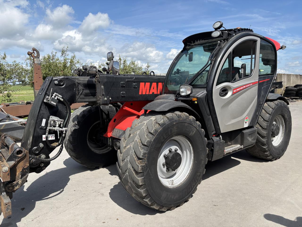 Manitou MLT841-145PS+ ELITE ST5 - Телескопический погрузчик: фото 1 Manitou MLT841-145PS+ ELITE ST5 - Телескопический погрузчик: фото 1