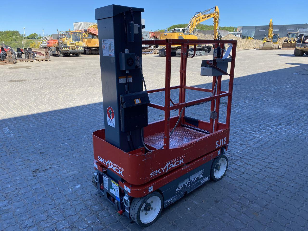 Skyjack SJ12 - Вертикальный мачтовый подъемник: фото 4 Skyjack SJ12 - Вертикальный мачтовый подъемник: фото 4