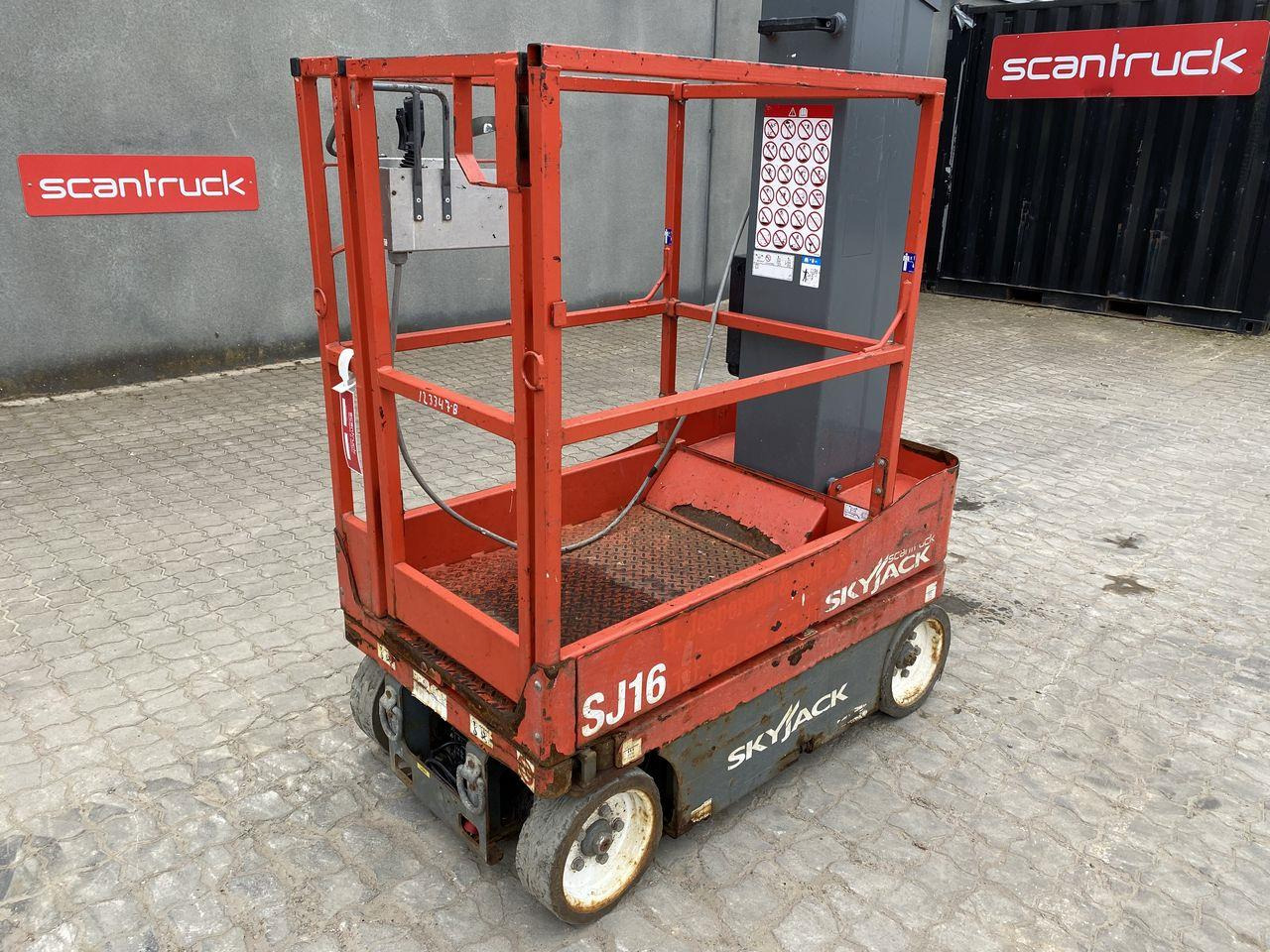 Skyjack SJ16 - Вертикальный мачтовый подъемник: фото 1 Skyjack SJ16 - Вертикальный мачтовый подъемник: фото 1