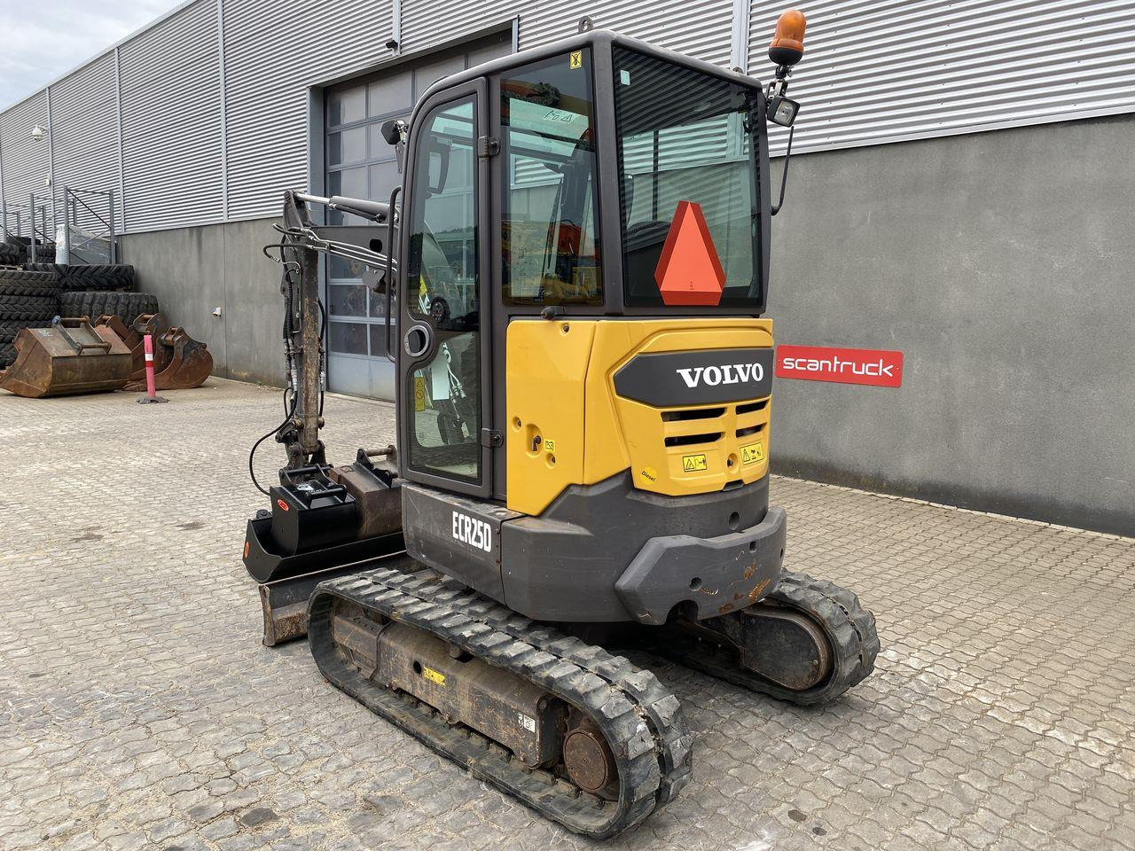 Volvo ECR25 - Мини-экскаватор: фото 2 Volvo ECR25 - Мини-экскаватор: фото 2