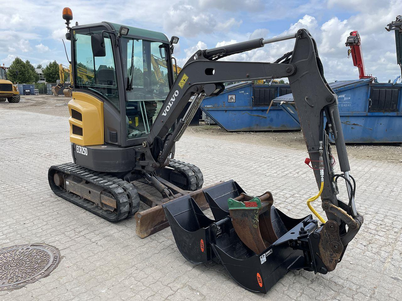 Volvo ECR25 - Мини-экскаватор: фото 5 Volvo ECR25 - Мини-экскаватор: фото 5