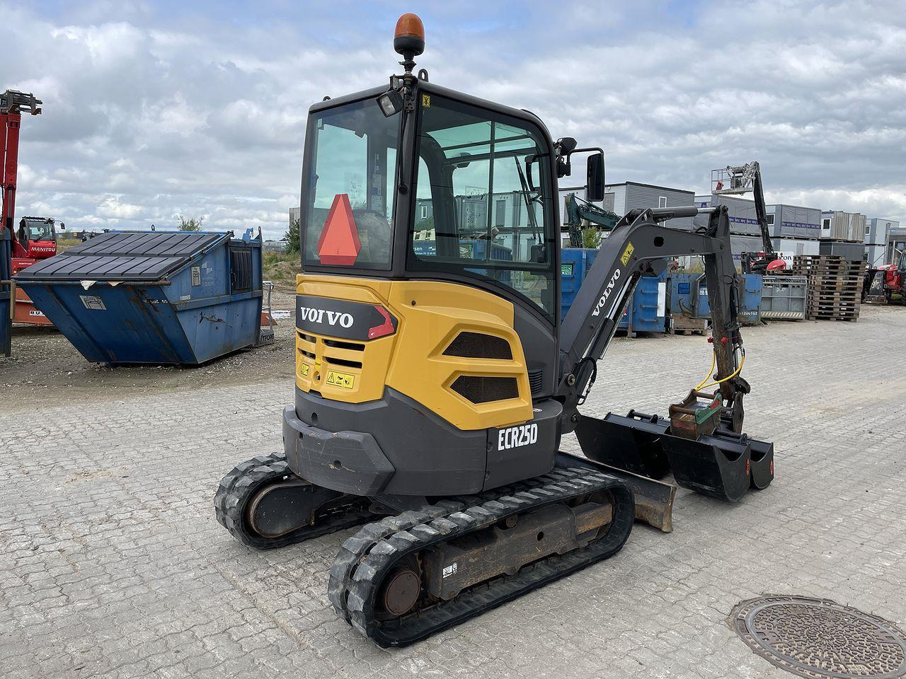 Volvo ECR25 - Мини-экскаватор: фото 4 Volvo ECR25 - Мини-экскаватор: фото 4