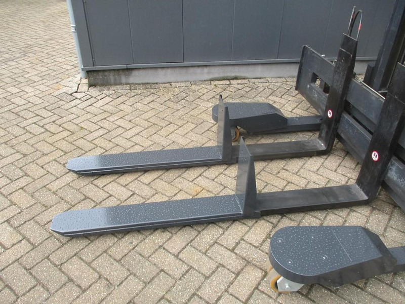 Crown WS2300-1.8TT-4W-4415 - Штабелер: фото 5 Crown WS2300-1.8TT-4W-4415 - Штабелер: фото 5