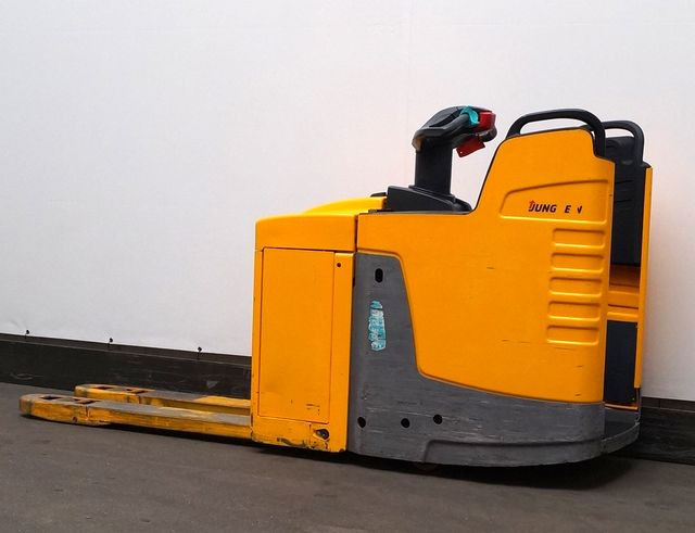 Jungheinrich ERE225 - Тележка: фото 2 Jungheinrich ERE225 - Тележка: фото 2