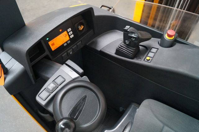 Jungheinrich ETV214 - Ричтрак: фото 3 Jungheinrich ETV214 - Ричтрак: фото 3