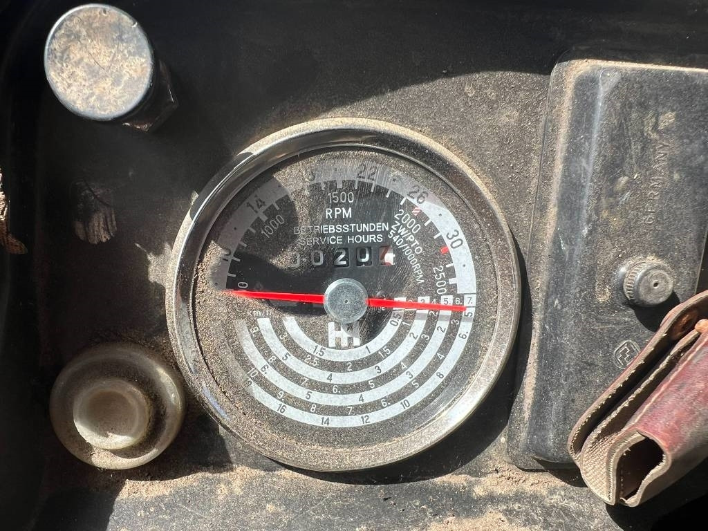 Трактор International 744: фото 10 Трактор International 744: фото 10