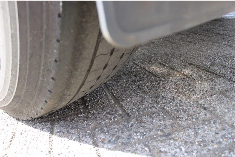 Тентованный грузовик DAF XF 106.460 + Euro 6 + 6X2 + retarder + price is for complete incl combi: фото 19 Тентованный грузовик DAF XF 106.460 + Euro 6 + 6X2 + retarder + price is for complete incl combi: фото 19