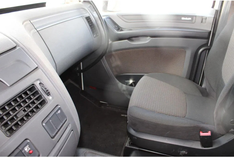 Тентованный грузовик DAF XF 106.460 + Euro 6 + 6X2 + retarder + price is for complete incl combi: фото 7 Тентованный грузовик DAF XF 106.460 + Euro 6 + 6X2 + retarder + price is for complete incl combi: фото 7