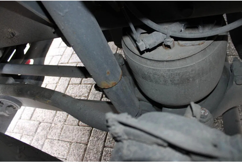 Тентованный грузовик DAF XF 106.460 + Euro 6 + 6X2 + retarder + price is for complete incl combi: фото 12 Тентованный грузовик DAF XF 106.460 + Euro 6 + 6X2 + retarder + price is for complete incl combi: фото 12