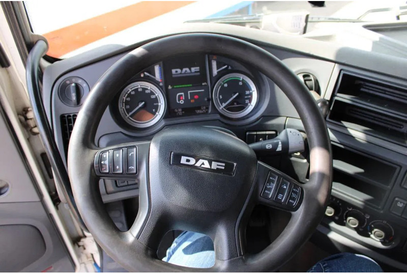 DAF XF 106.460 + Euro 6 + 6X2 + retarder + price is for complete incl combi - Тентованный грузовик: фото 5 DAF XF 106.460 + Euro 6 + 6X2 + retarder + price is for complete incl combi - Тентованный грузовик: фото 5