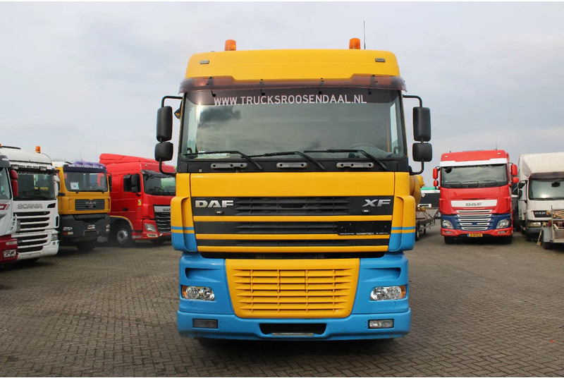 DAF XF 95.530 + hooksystem + 26T - Крюковой мультилифт: фото 2 DAF XF 95.530 + hooksystem + 26T - Крюковой мультилифт: фото 2