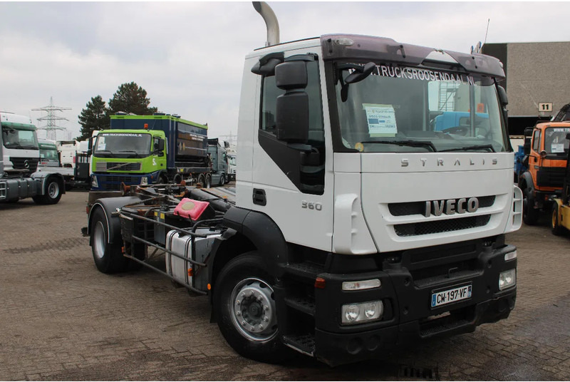 Iveco Stralis 360 + HOOKSYSTEM - Крюковой мультилифт: фото 4 Iveco Stralis 360 + HOOKSYSTEM - Крюковой мультилифт: фото 4