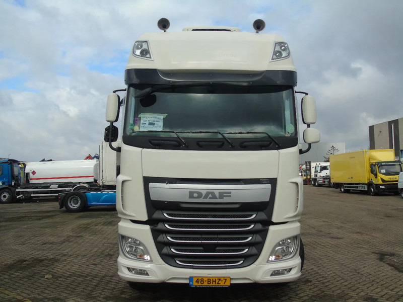 DAF XF 460 + EURO 6 - Тягач: фото 4 DAF XF 460 + EURO 6 - Тягач: фото 4