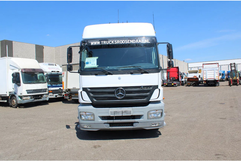 Mercedes-Benz Axor 1833 + manual + RETARDER! 122.939 km orginal! perfect condition + EURO 5 - Тягач: фото 2 Mercedes-Benz Axor 1833 + manual + RETARDER! 122.939 km orginal! perfect condition + EURO 5 - Тягач: фото 2