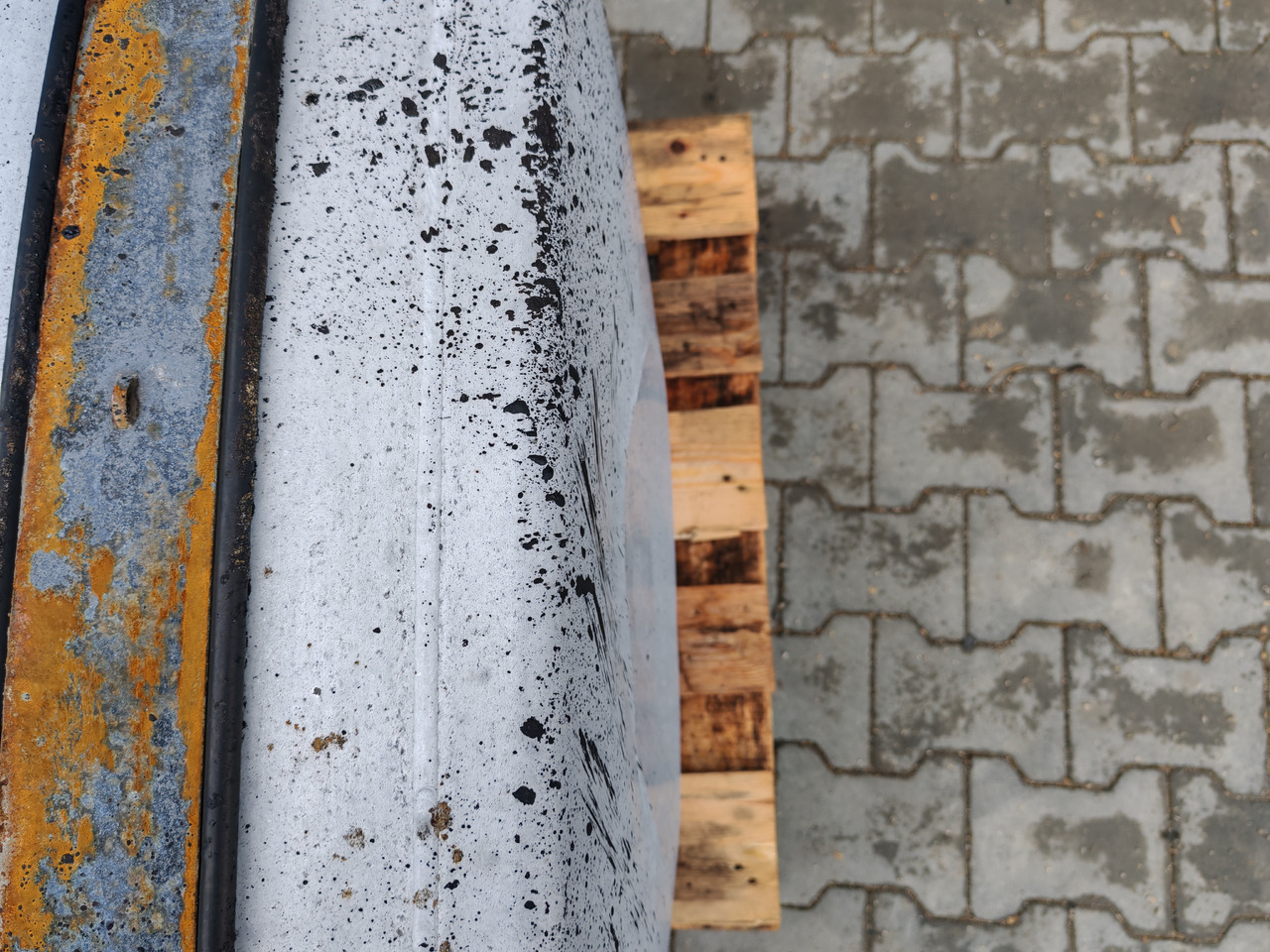 MAN TGX TGS / ALU FUEL TANK / 330L / 96x70x57,5 - Топливный бак: фото 4 MAN TGX TGS / ALU FUEL TANK / 330L / 96x70x57,5 - Топливный бак: фото 4