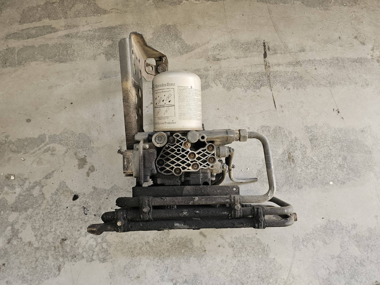 MERCEDES-BENZ ACTROS MP4 EURO 6 / AIR DRYIER / A0014460364 / K078214 - Тормозной клапан: фото 2 MERCEDES-BENZ ACTROS MP4 EURO 6 / AIR DRYIER / A0014460364 / K078214 - Тормозной клапан: фото 2