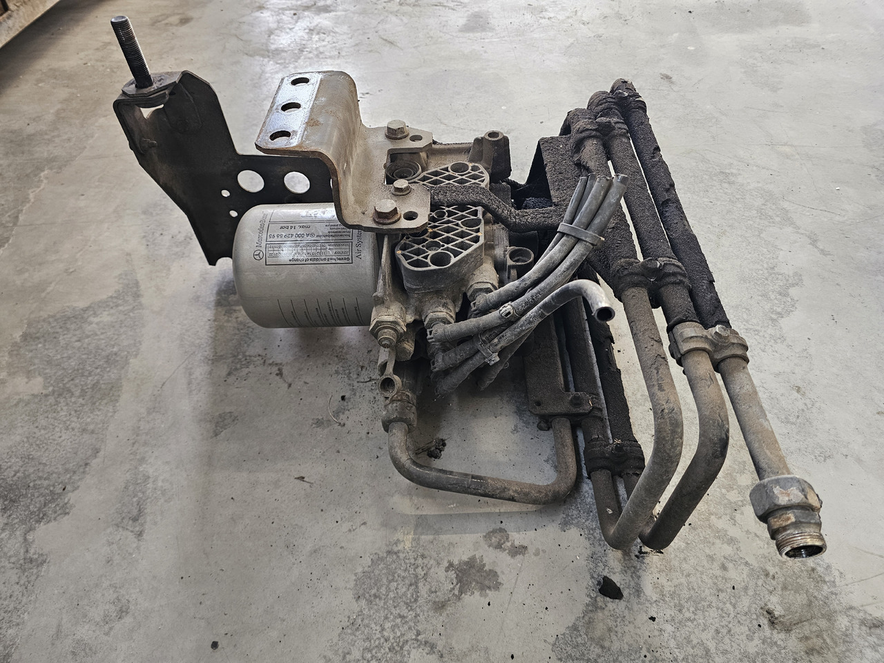 MERCEDES-BENZ ACTROS MP4 EURO 6 / AIR DRYIER / A0014460364 / K078214 - Тормозной клапан: фото 4 MERCEDES-BENZ ACTROS MP4 EURO 6 / AIR DRYIER / A0014460364 / K078214 - Тормозной клапан: фото 4