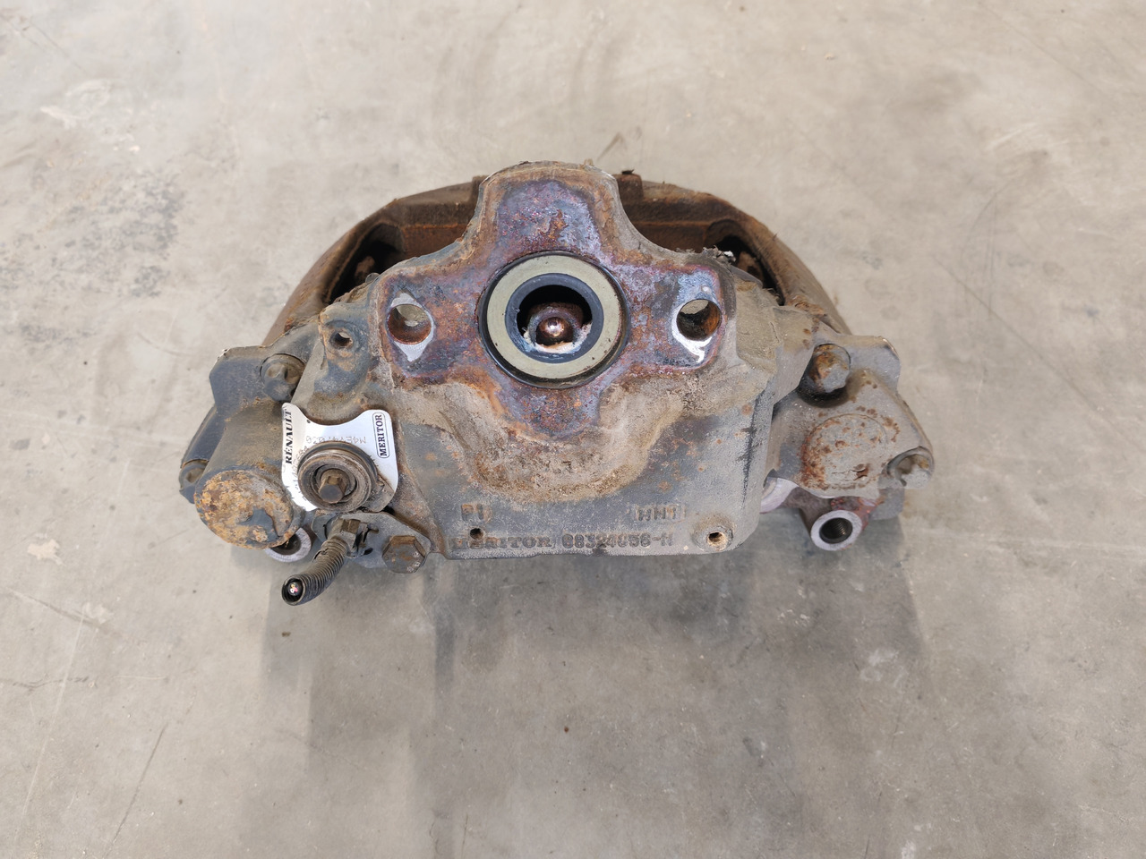 VOLVO RENAULT DXI / MERITOR ELSA 225 / BRAKE CALIPER / LEFT - Тормозной суппорт: фото 4 VOLVO RENAULT DXI / MERITOR ELSA 225 / BRAKE CALIPER / LEFT - Тормозной суппорт: фото 4