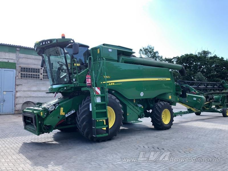 John Deere T550 - Зерноуборочный комбайн: фото 1 John Deere T550 - Зерноуборочный комбайн: фото 1