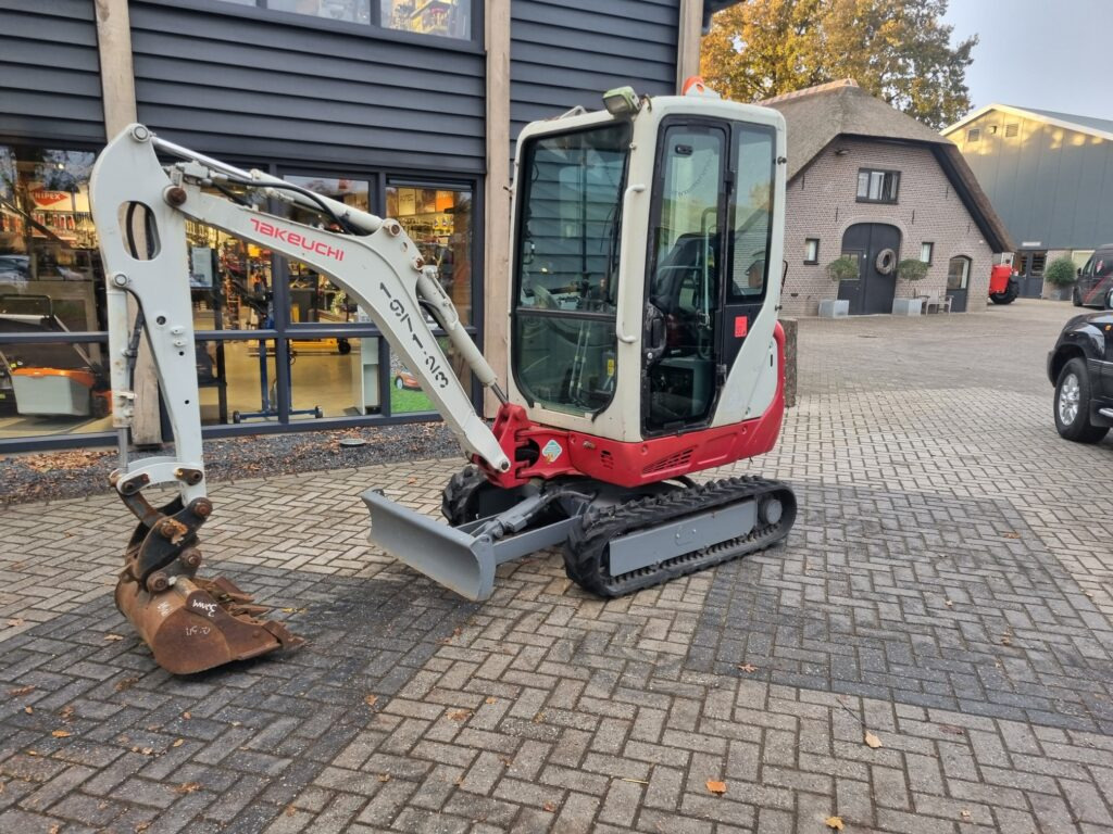 TAKEUCHI TB216 minidigger - Мини-экскаватор: фото 2 TAKEUCHI TB216 minidigger - Мини-экскаватор: фото 2