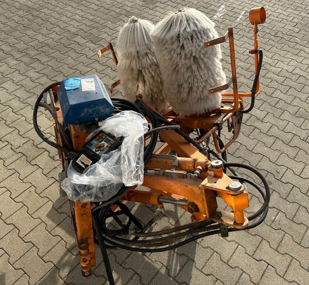 Unimog Leitpfostenwaschgerät  Schmidt RPS-H - Щетка: фото 4 Unimog Leitpfostenwaschgerät  Schmidt RPS-H - Щетка: фото 4