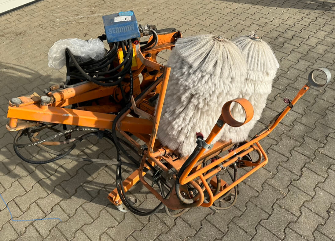 Unimog Leitpfostenwaschgerät  Schmidt RPS-H - Щетка: фото 2 Unimog Leitpfostenwaschgerät  Schmidt RPS-H - Щетка: фото 2