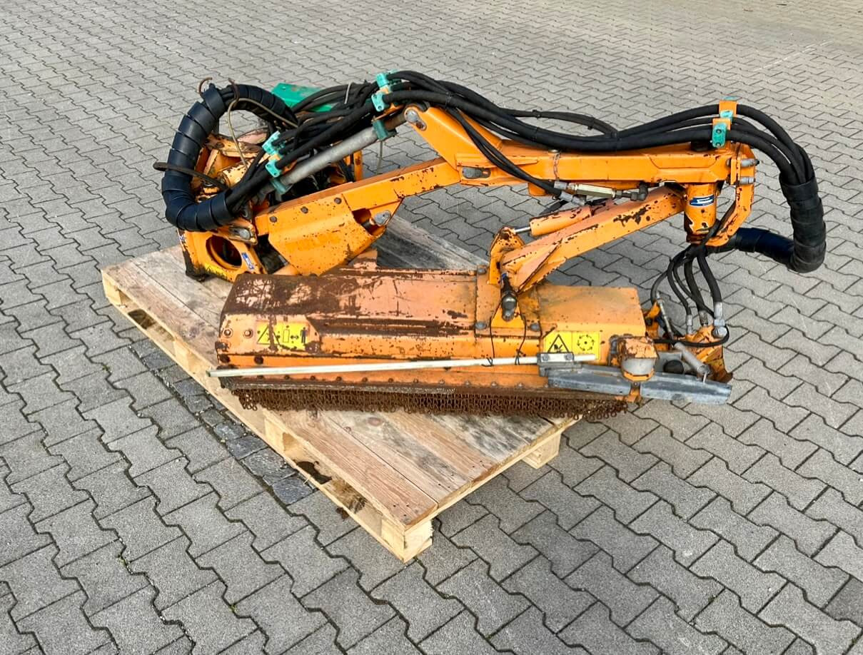 Unimog Randstreifenmulcher Mulag MRK 300 - Боковая косилка-измельчитель: фото 2 Unimog Randstreifenmulcher Mulag MRK 300 - Боковая косилка-измельчитель: фото 2