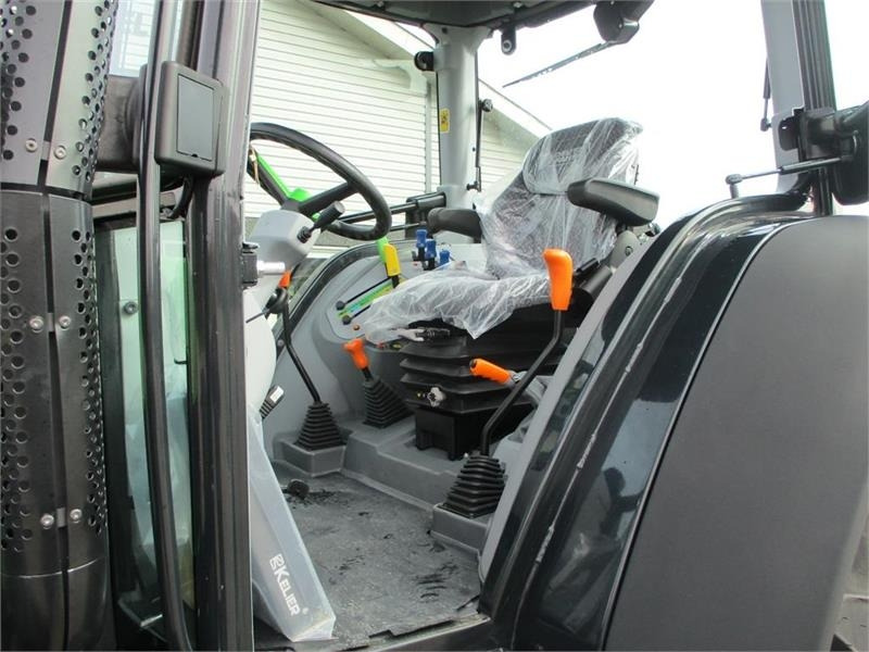 Deutz-fahr Agrofarm 115G New and Unused tractor with 30F+30R - Трактор: фото 5 Deutz-fahr Agrofarm 115G New and Unused tractor with 30F+30R - Трактор: фото 5