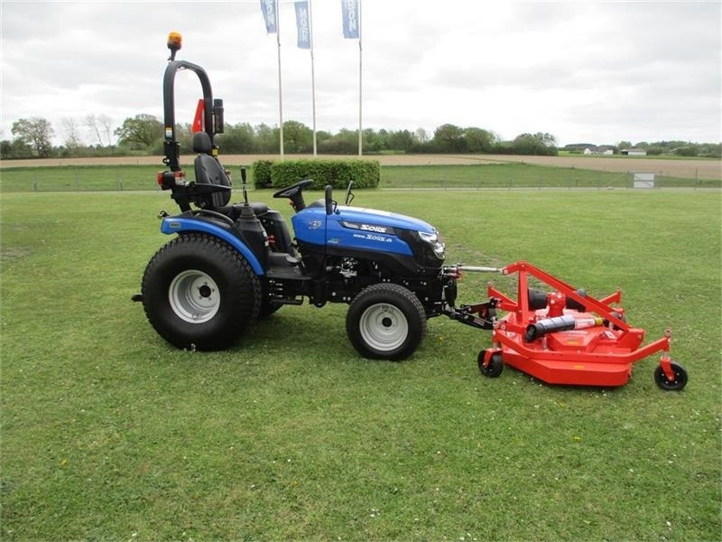 Solis 26 HST med frontlift,front PTO og turf æk - Трактор: фото 3 Solis 26 HST med frontlift,front PTO og turf æk - Трактор: фото 3
